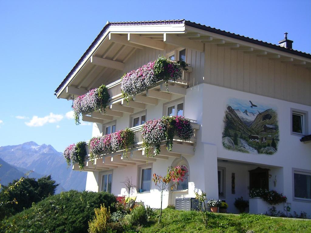 Ferienwohnung Zwoelferblick Bramberg am Wildkogel Rum bild